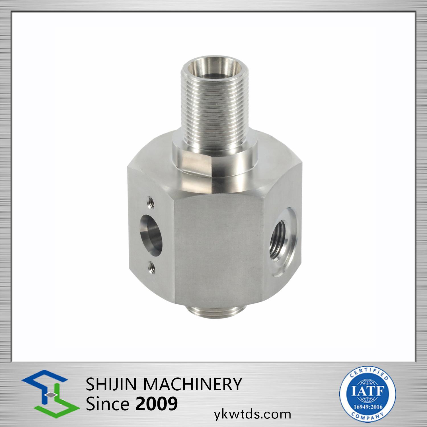 汽車行業(ye)-非標(biao)定製汽車零件2，角度1